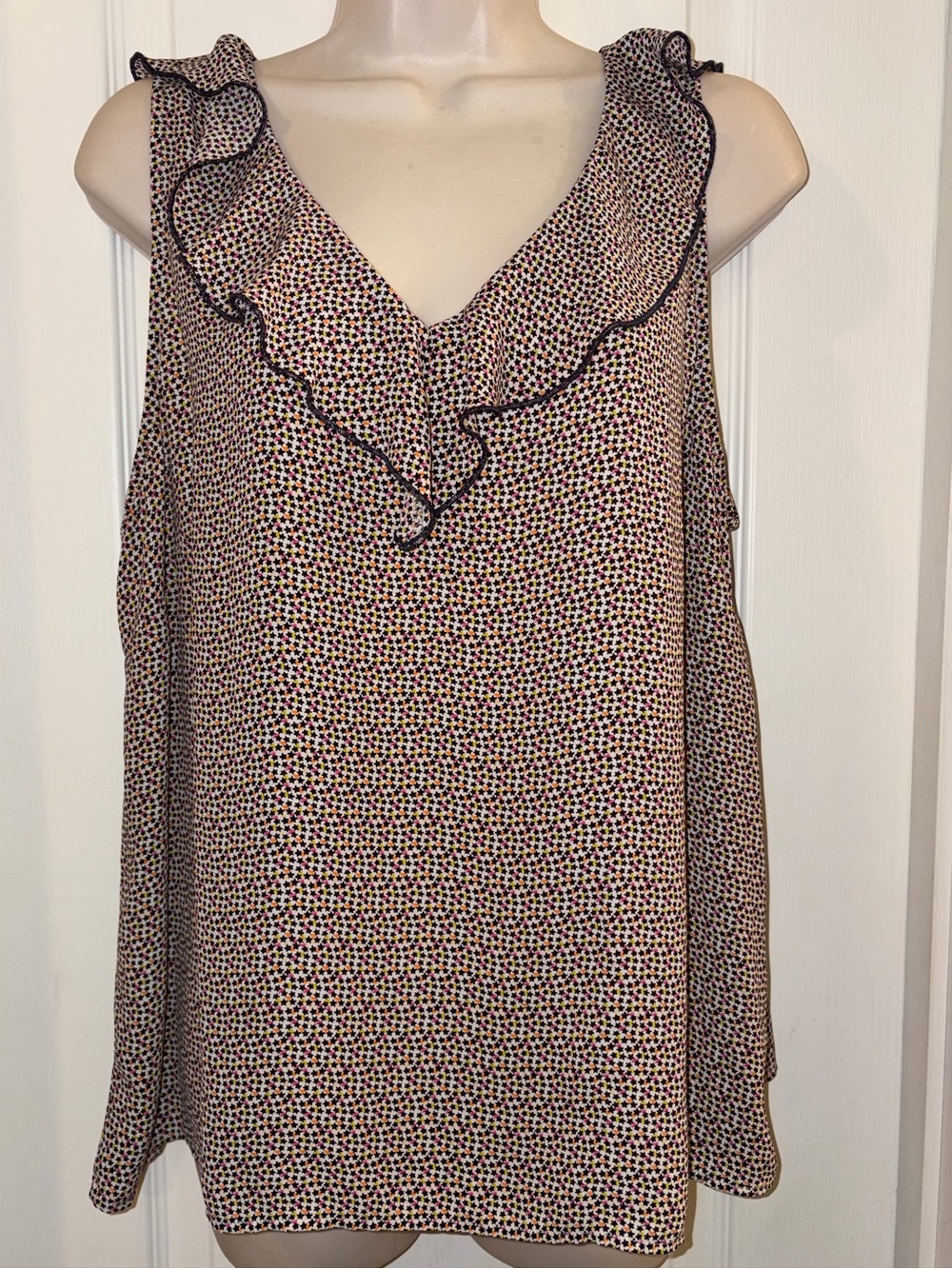 CABI Womens Ruffle V-Neck Sleeveless Top - Beige Multi